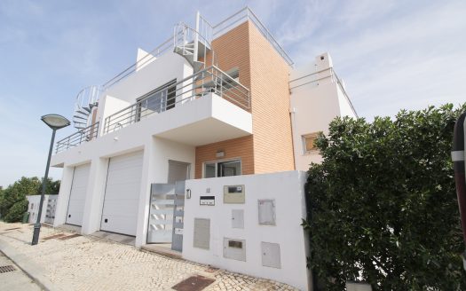 Moradia T3+1 com piscina – Vila Nova de Cacela