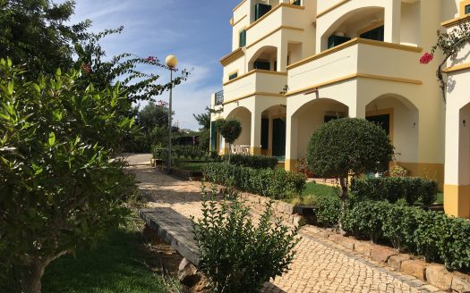 Apartamento T1 na Urbanização do Monte da Eira