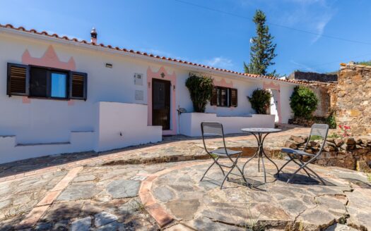 Moradia T4 em aldeia perto de Tavira