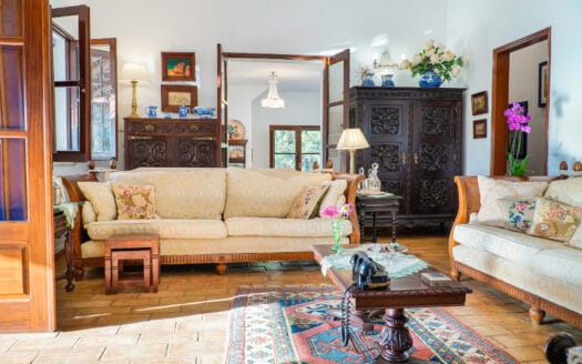 Moradia T3 tradicional com vista e piscina – Santo Estevão