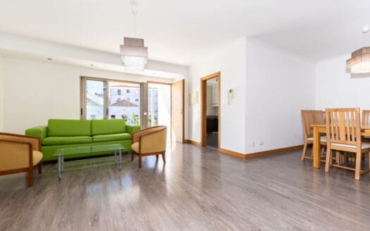 Apartamento T2+2 Duplex centro de Tavira com box e piscina comum