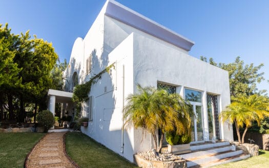 Moradia T3 com jardim, piscina, terraços e vista mar no Perogil