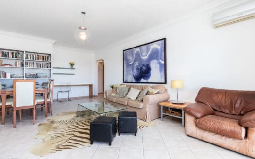 Apartamento T3 com garagem Urb. Miramar, Tavira