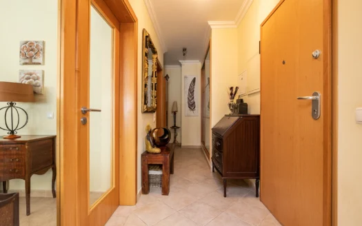 Apart. T2 com garagem – Pegada