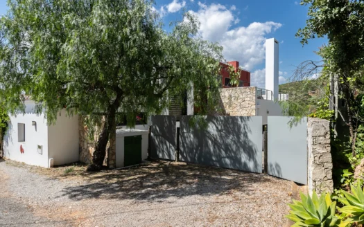 Charmosa Quinta com Casa de Habitação e Casa de Hóspedes – Oportunidade Única!